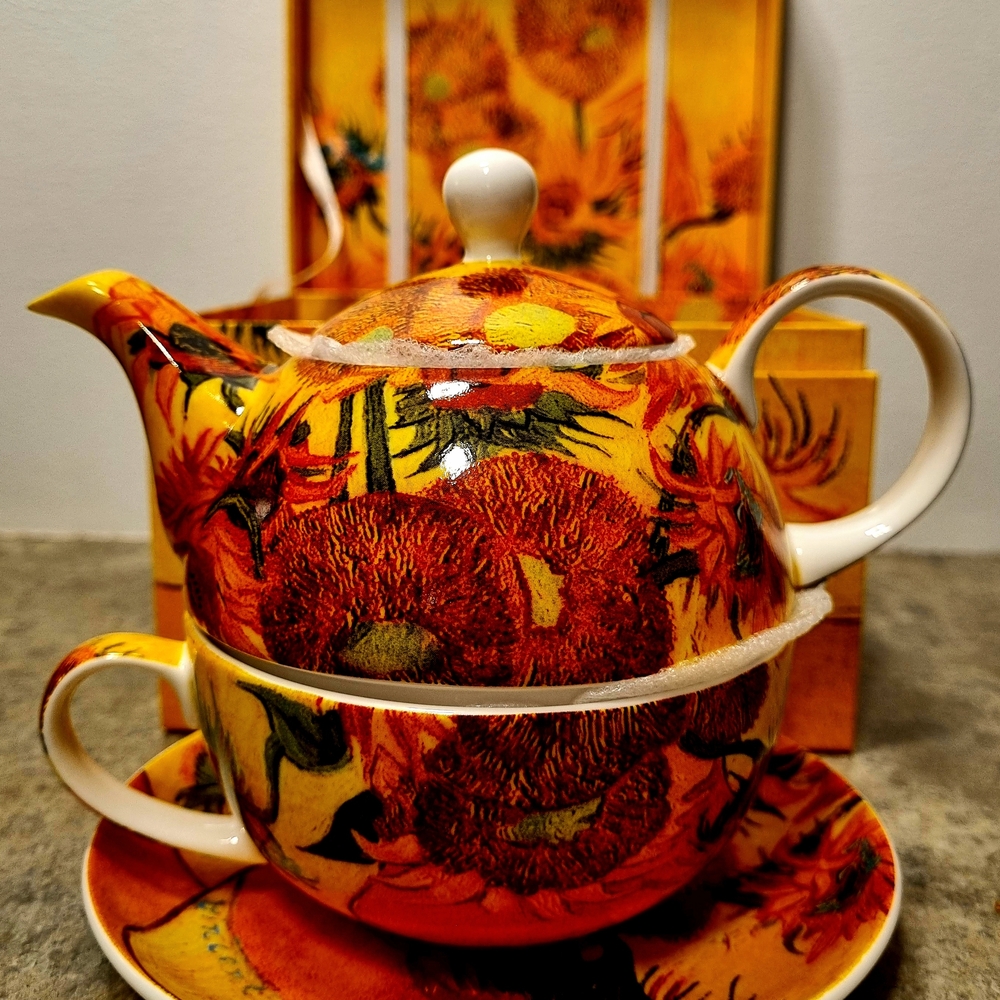 VAN GOGH SUNFLOWERS TEA FOR ONE by McINTOSH